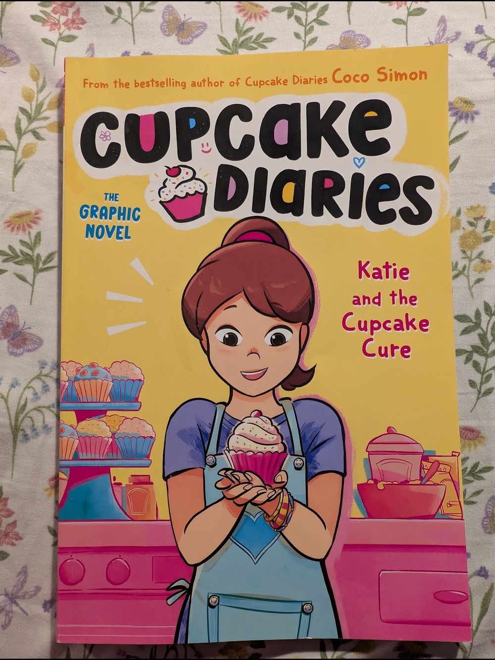 Scholastic Cupcake Diaries Back Cover — Hot Pink with Pastel Sprinkles